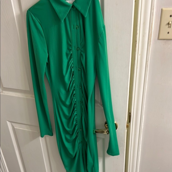 Vibrant Green Long Sleeve Ruched Cocktail Dress - Picture 1 of 3